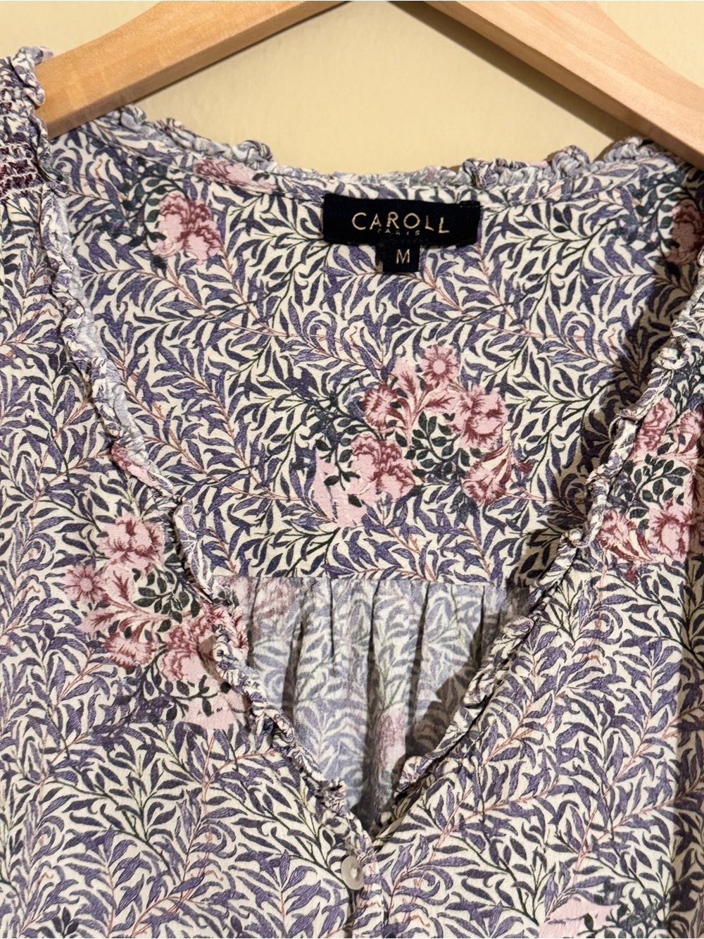 Caroll Paris 3/4 Sleeve Floral V-Neck Blouse size M - Picture 3 of 7